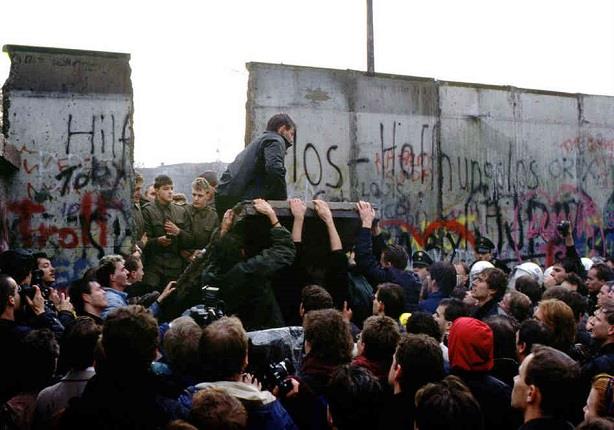 ألمانيا تحيي الذكرى 25 لسقوط جدار برلين