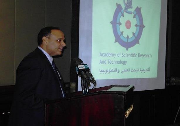 الدكتور محمود صقر رئيس أكاديمية البحث العلمي 
