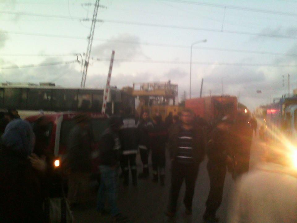 حادث اصطدام بين قطار وحافلة بتونس