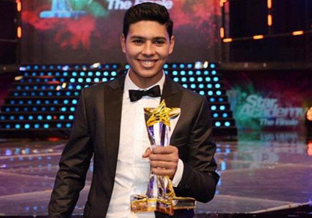 النجم المصري محمد شاهين الفائز بجائزة برنامج ستار 