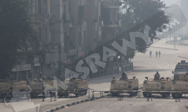 البوابات العملاقة في ميدان التحرير تثير انتقادات