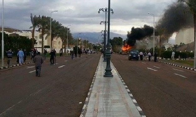 وفد من حزب المصريين الأحرار يزور مصابي تفجير حافلة