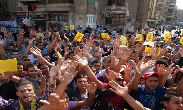 مسيرات أنصار الإخوان بالعمرانية تستقل سيارات أجرة 