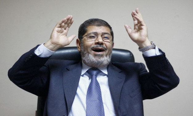 مصدر أمني: إقلاع طائرة مرسي من ''برج العرب'' إلى أ