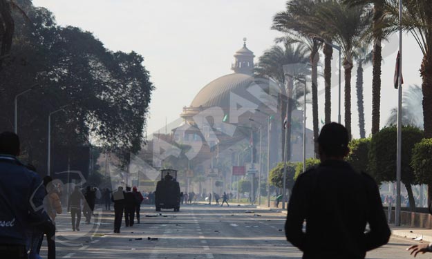 انسحاب قوات الأمن من محيط جامعة القاهرة.. والطلاب 