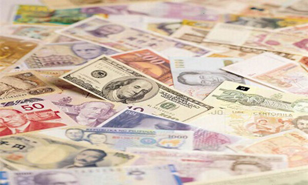 تراجع اليورو والاسترليني أمام الجنيه بتعاملات الأس