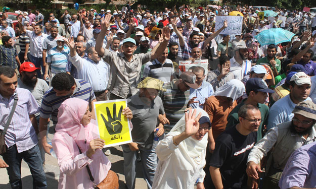 انطلاق مسيرة لأنصار الإخوان من مدينة نصر بهتافات ض