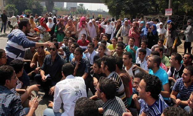 طلاب الإخوان بجامعة عين شمس يتظاهرون ضد عودة الحرس
