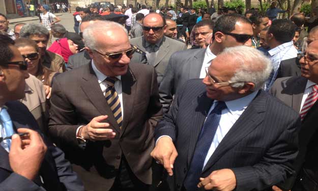 وزير الآثار ومحافظ القاهرة يعلنان غلق شارع ''المعز