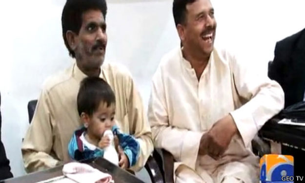 محكمة باكستانية تسقط قضية اتهام طفل رضيع بالشروع ب