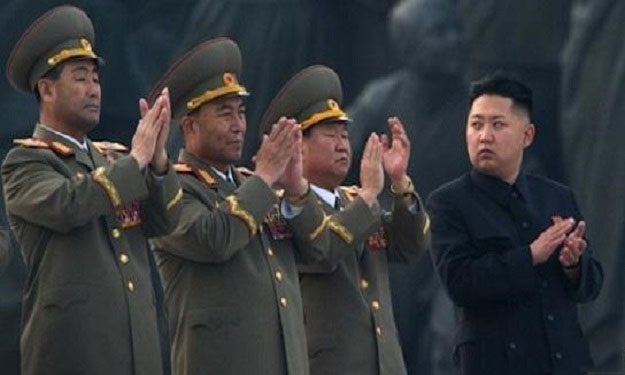 بالفيديو- مسئولو البرلمان الكوري الشمالي ''يصفقون'
