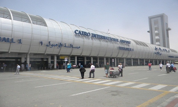 مطار القاهرة يستقبل 4 مصريين مرحلين من إيطاليا