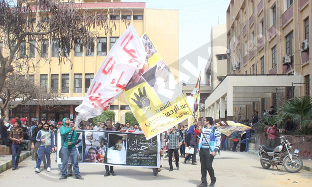 اشتباكات بين طلاب الإخوان والأمن الإداري بجامعة عي