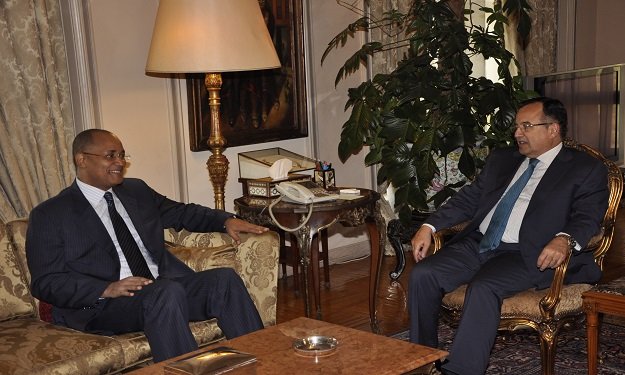 وزير الخارجية يلتقي رئيس بعثة الاتحاد الأفريقي لمت
