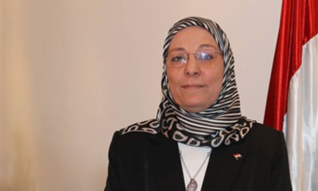 وزيرة القوى العاملة: حل مشكلة مصنع'' سجاد المحلة''