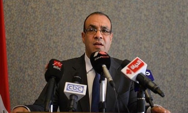 سفير مصر في الخرطوم يبحث مع مسؤولين صوماليين التعا