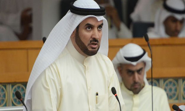 حظر ارتداء ''المايوهات'' على شواطئ الكويت يثير جدل