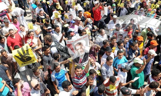 مسيرة صباحية للعشرات من أنصار الإخوان تجوب شوارع ا