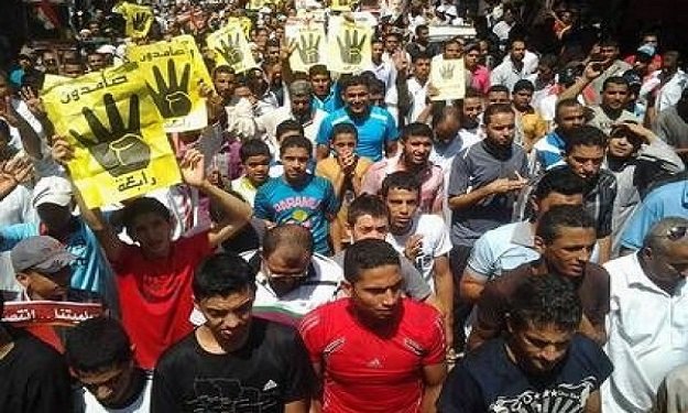 انطلاق مسيرة للإخوان بالحلمية والشرطة تتجه لتفريقه