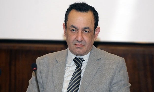 عمرو الشوبكي يكشف أخطار قانون مجلس النواب وأخطاء ل