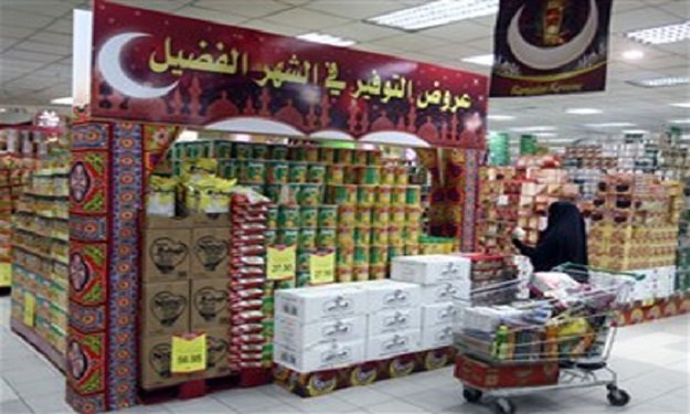 تجار: انخفاض أسعار السلع الغذائية الأساسية وارتفاع