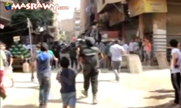 بالفيديو..قوات الأمن تمشط عين شمس عقب اشتباكات مع 
