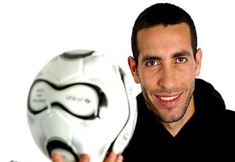 لاعب كرة القدم المصري المعتزل محمد أبو تريكة