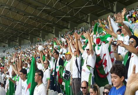 مشجعو المنتخب الجزائرى
