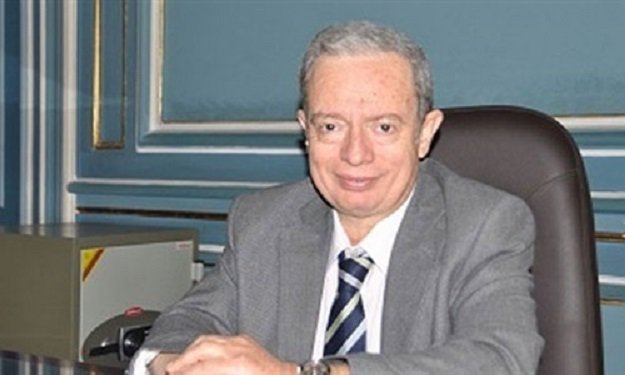رئيس جامعة عين شمس ينفي منح 25 درجة لكل طالب يٌمحي