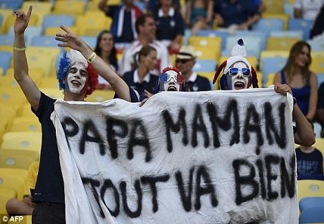 شباب فرنسا يوجهون رسالة لآبائهم من مدرجات البرازيل