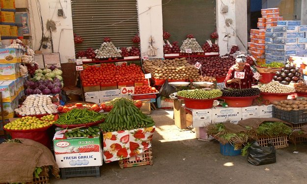 أسعار الخضر والفاكهة والأسماك في أول أيام رمضان