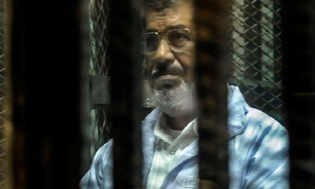 ابنة مرسي في ذكرى 30 يونيو: ''انتظروا فرج الله الق