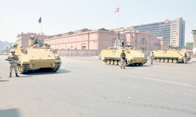 بعد انفجارات الاتحادية.. إغلاق ميدان التحرير أمام 