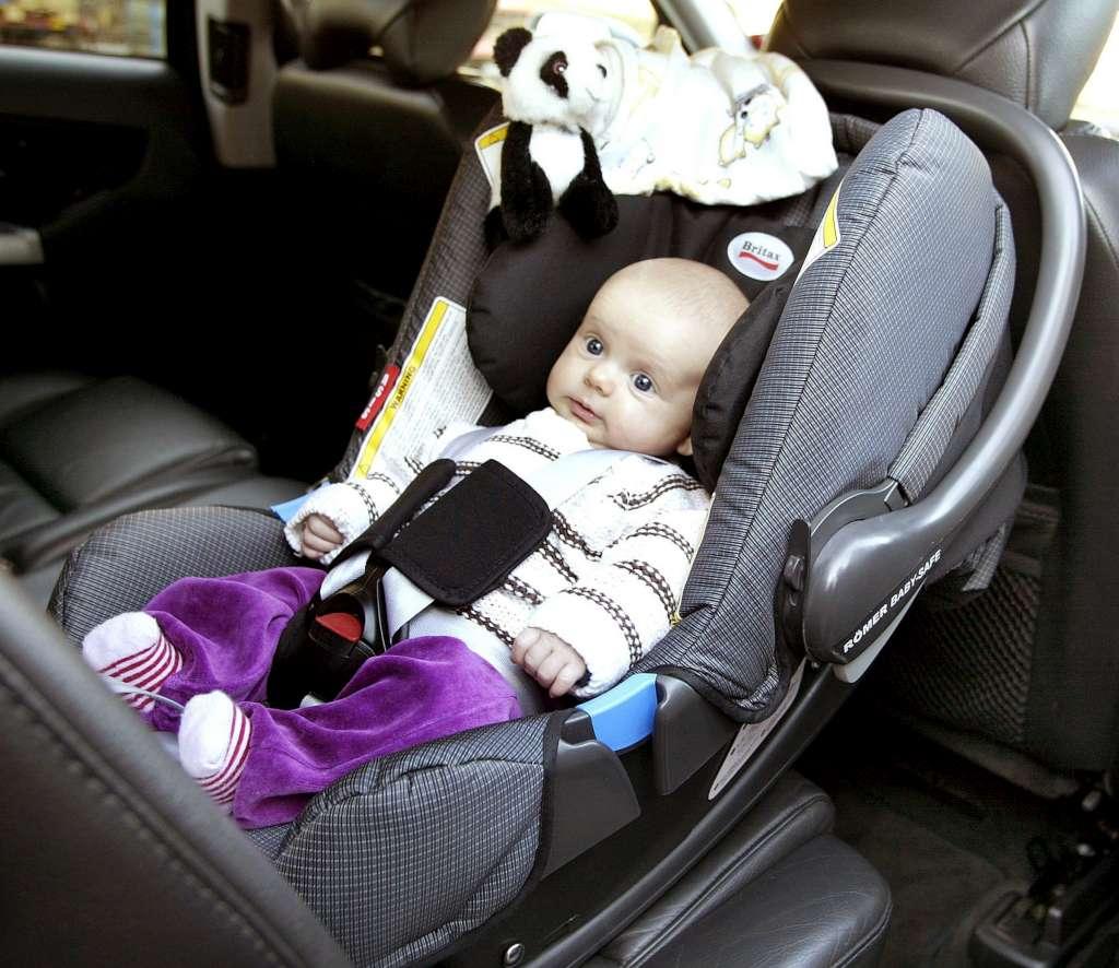 اصطحاب الرضيع بالسيارة 