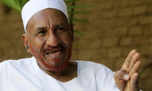 وصول الصادق المهدى زعيم حزب الأمة السوداني إلى الق
