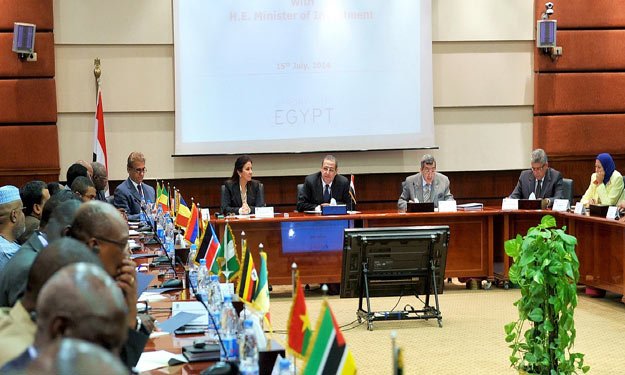 وزير الاستثمار يبحث مع سفراء 20 دولة أفريقية التعا