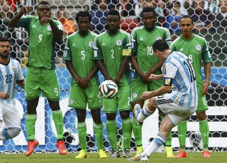 فيفا يرفع الايقاف عن الاتحاد النيجيري لكرة القدم 