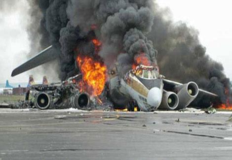 51 شخصا قتلوا عندما تحطمت طائرة أثناء محاولة الهبو