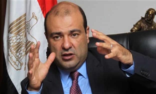 رئيس شعبة مخابز القاهرة يتنازل عن مستحقاته المالية
