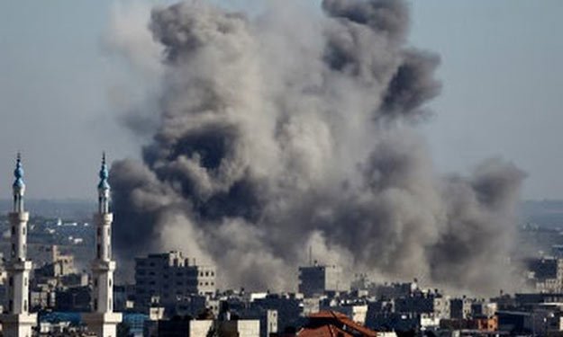 هجمات إسرائيلية مكثفة على قطاع غزة 