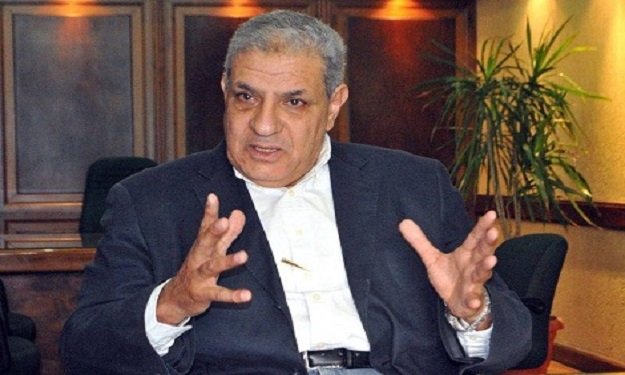 رئيس الوزراء يصدر قرارًا بالتجديد لعبد الرحمن رشاد