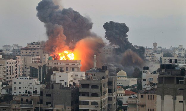 قالوا عن القصف الجوي الإسرائيلي على غزة
