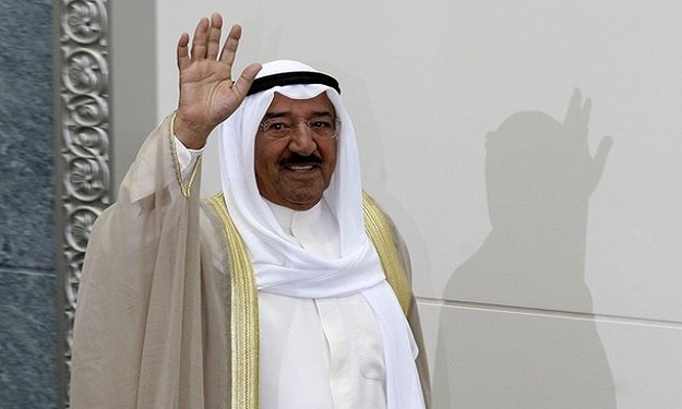 أمير الكويت يستقبل وزير الخارجية المصري