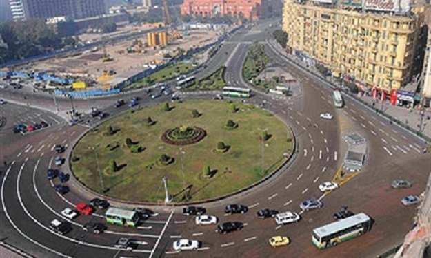 سيولة مرورية بميدان التحرير وتكثيف أمني بمحيط وزار