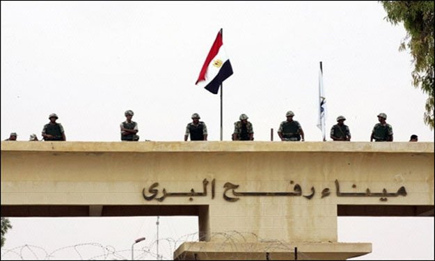 مصر تغلق معبر رفح بعد سقوط قذائف إسرائيلية
