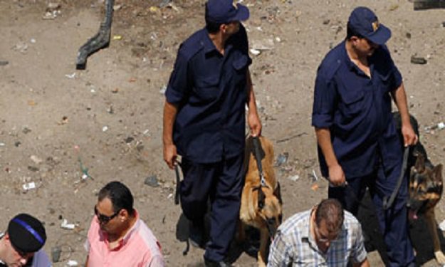 خبراء المفرقعات يمشطون محيط شارع مصطفى النحاس بعد 
