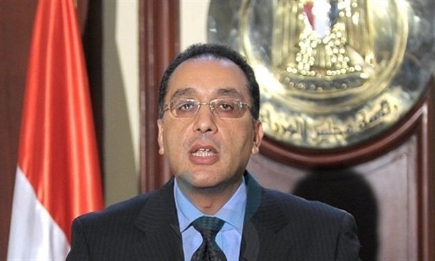وزير الإسكان يعد بحل أزمة انقطاع المياه ''القاهرة 