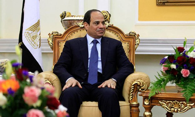 السيسي يوجه بسرعة عودة المصريين العاملين في ليبيا 