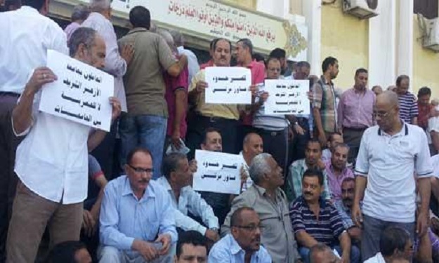 وقفة احتجاجية لموظفي جامعة الأزهر للمطالبة بحوافزه
