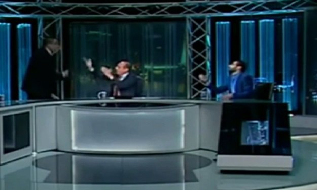 بالفيديو.. انسحاب قيادي بـ''مصر القوية'' بعد وصف ع